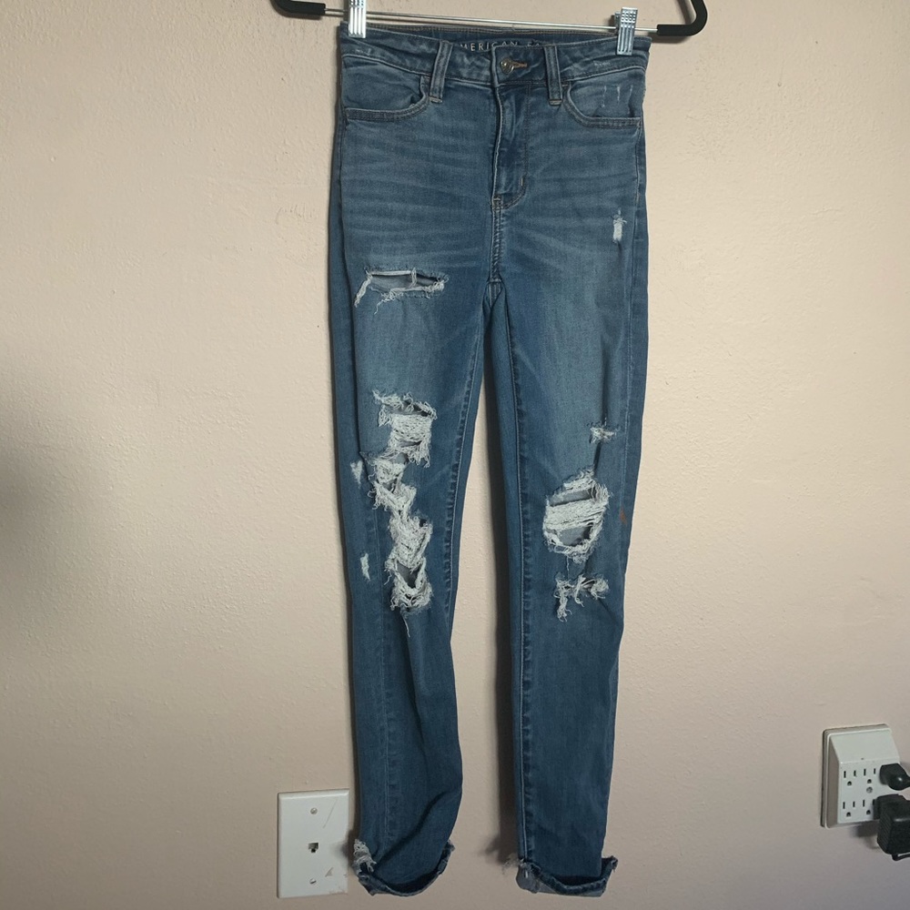 light blue american eagle jeans